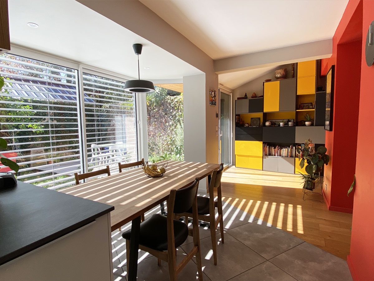 R�novation d�une maison en r�gion lyonnaise : 04-Renovation-cuisine-espace-jeu-maison-Lyon