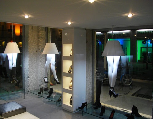 Agencement du magasin de chaussures de luxe Glitter : int�rieur de nuit