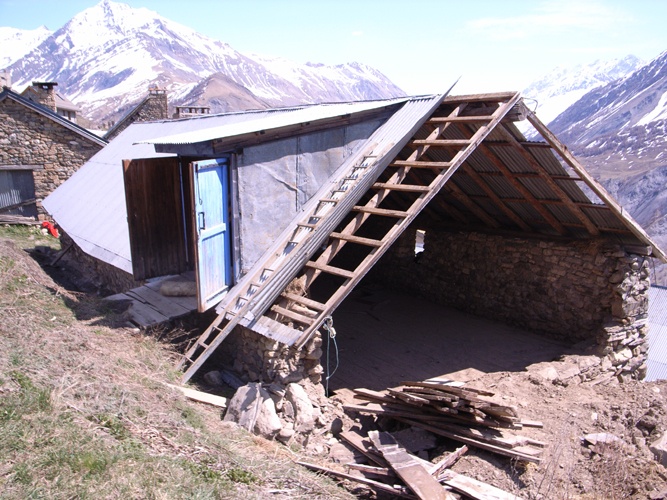 R�habilitation d'une ferme d'alpage : 2005-09-cuel-R0014858.JPG