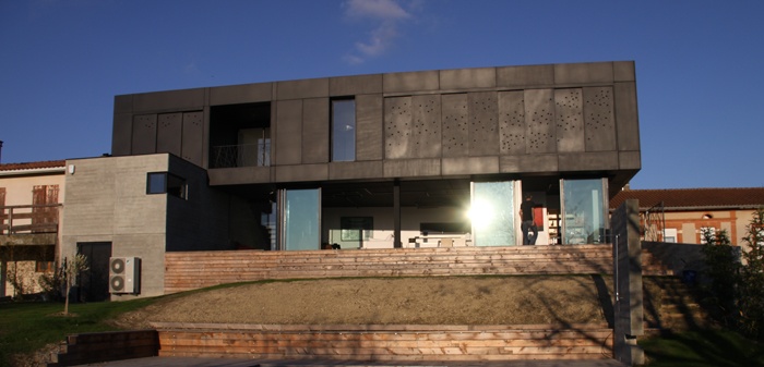 Maison Noire (de bton et d'acier) - Maison rsolument contemporaine au coeur de Lauzerville (31) : 101211 081