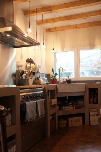 Rnovation espace cuisine/sjour dans vieille ferme  l'esprit rustique. : cuisine 1