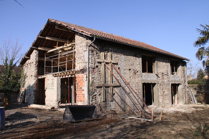 Reconversion d'une grange en loft  Vic-en-Bigorre (65) : 11.02.12 002