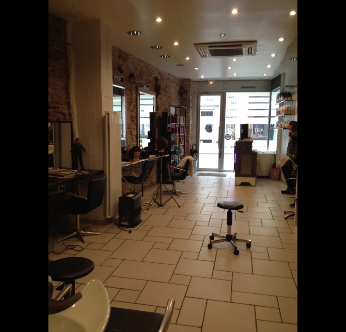 Rénovation d'un salon de coiffure : salon avant2