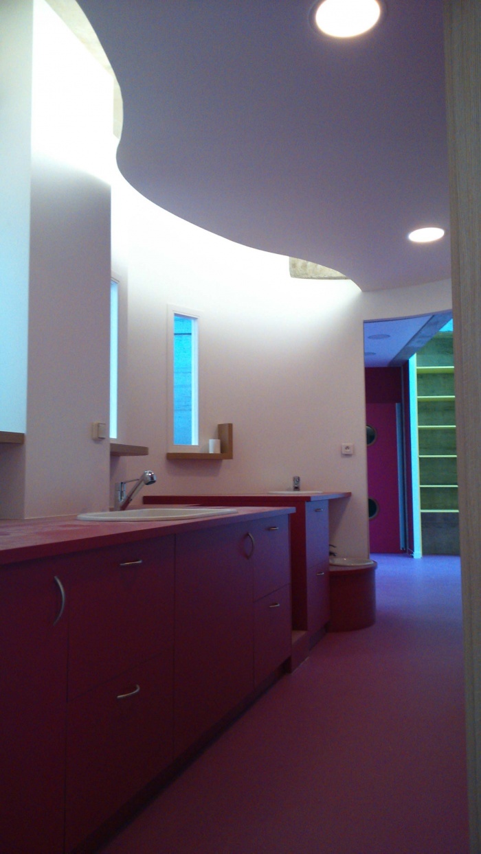 une cr�che pour 24 berceaux : 23  47B