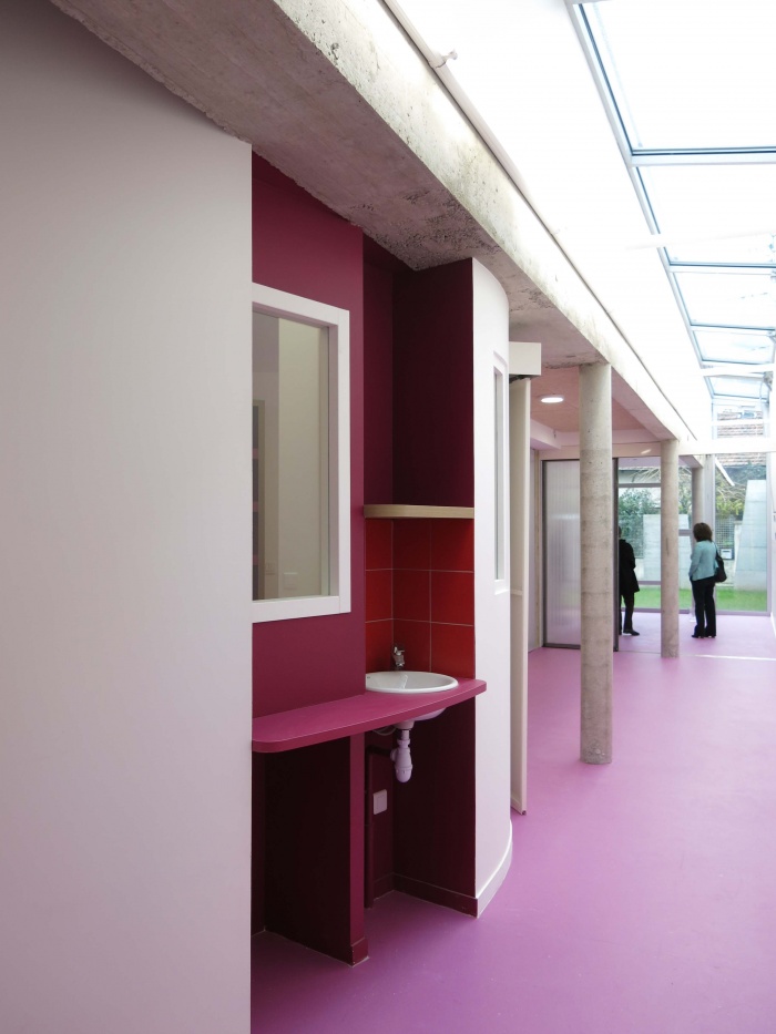 une cr�che pour 24 berceaux : 22 06B