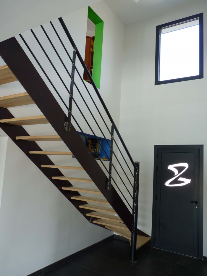 Maison et Centre de Kin�sith�rapie � Vourles : Entr�e maison